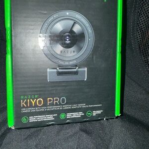 Razer Kiyo Pro Webcam - Black with Neon Green Accents